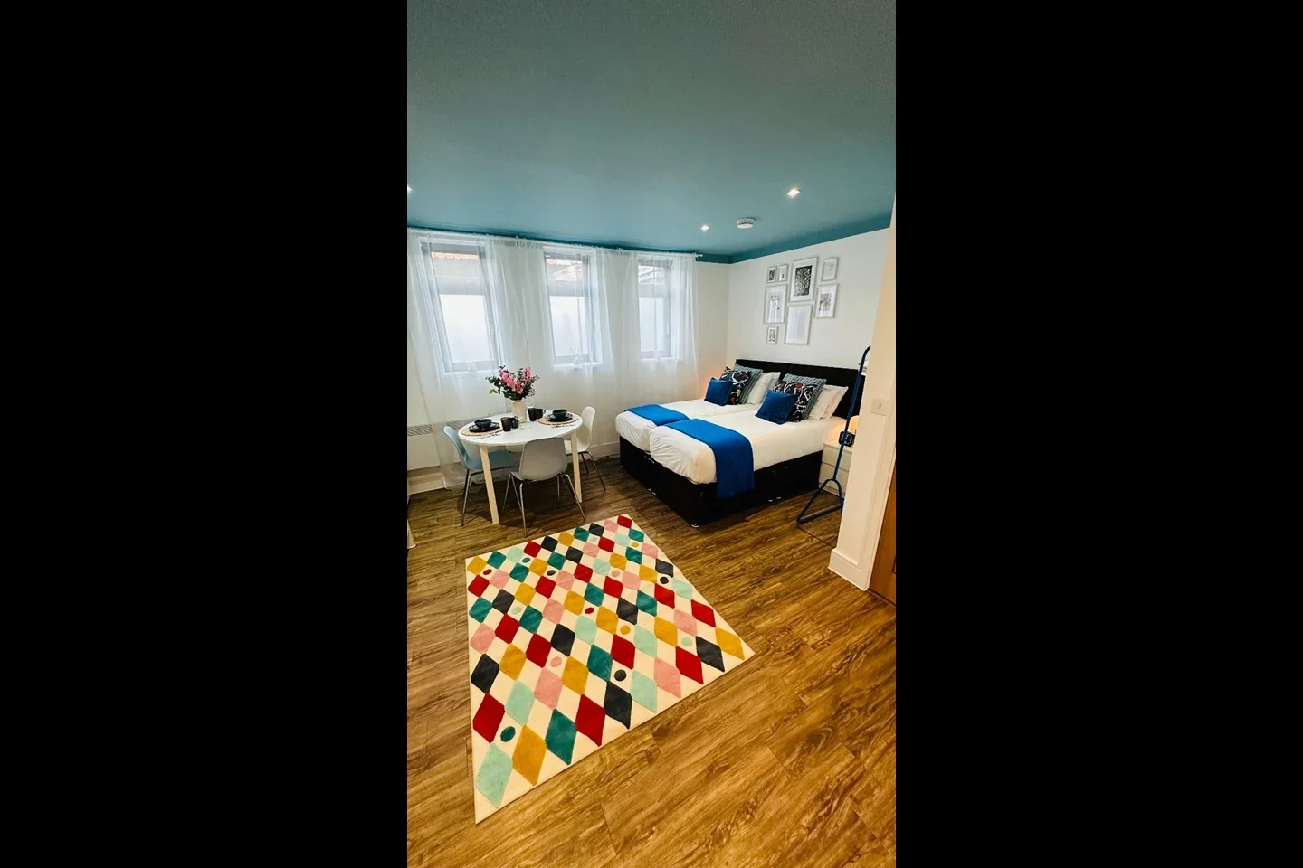 Flat Grange Road in Greater London