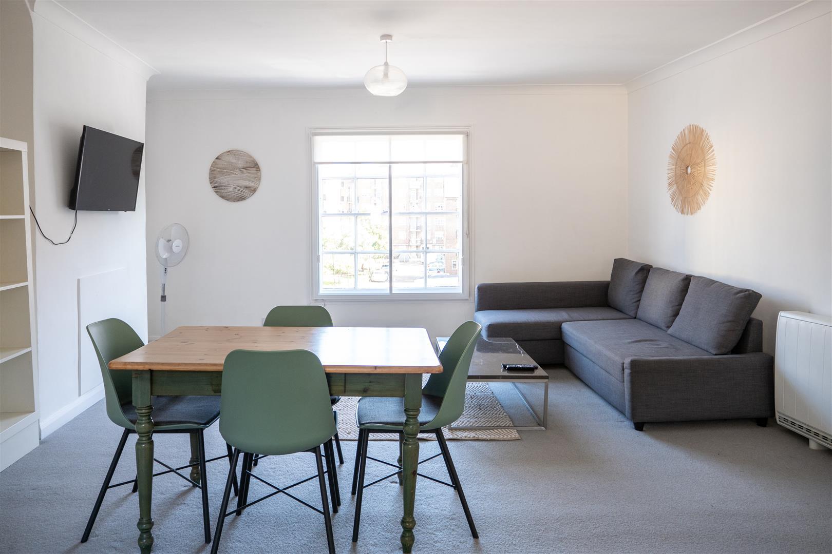 Flat Portobello Road in Greater London