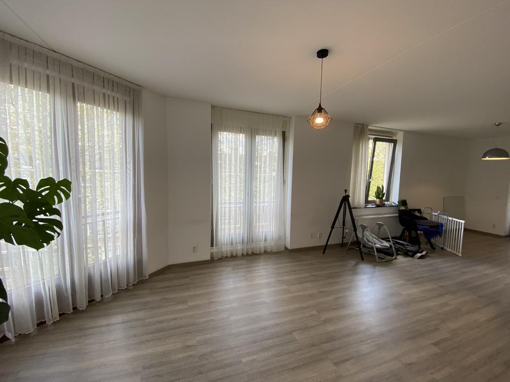Appartement te huur: Mathenesserdijk 387, Rotterdam