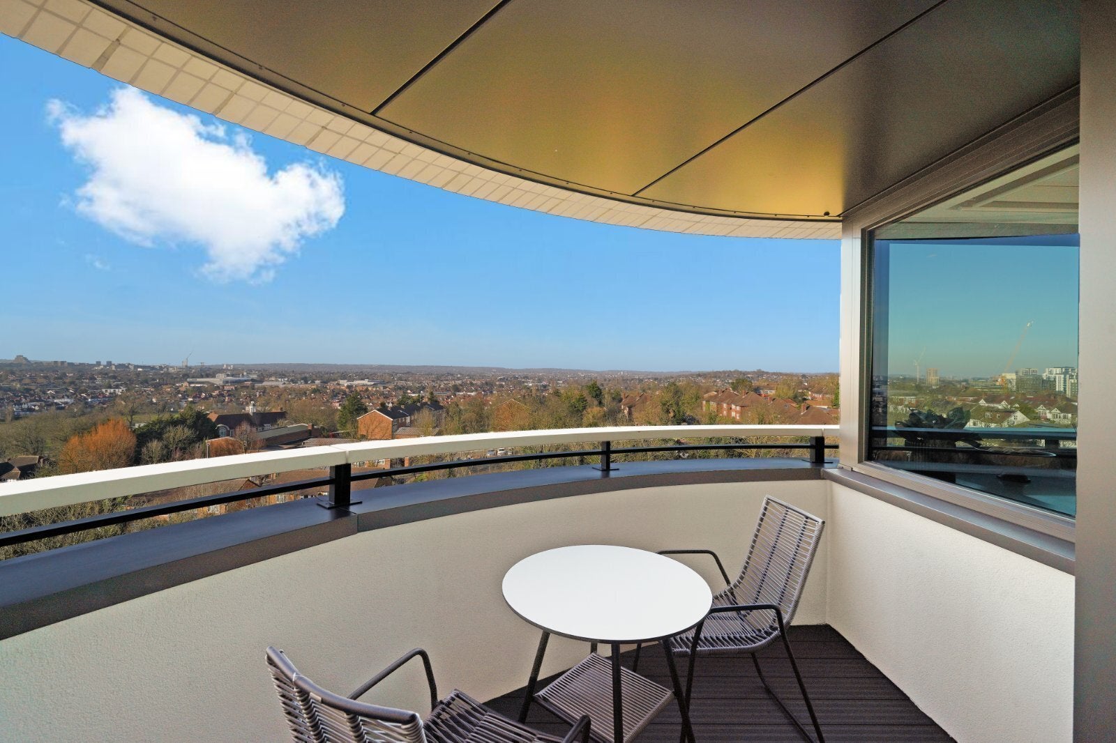 Flat Park Lane in Greater London