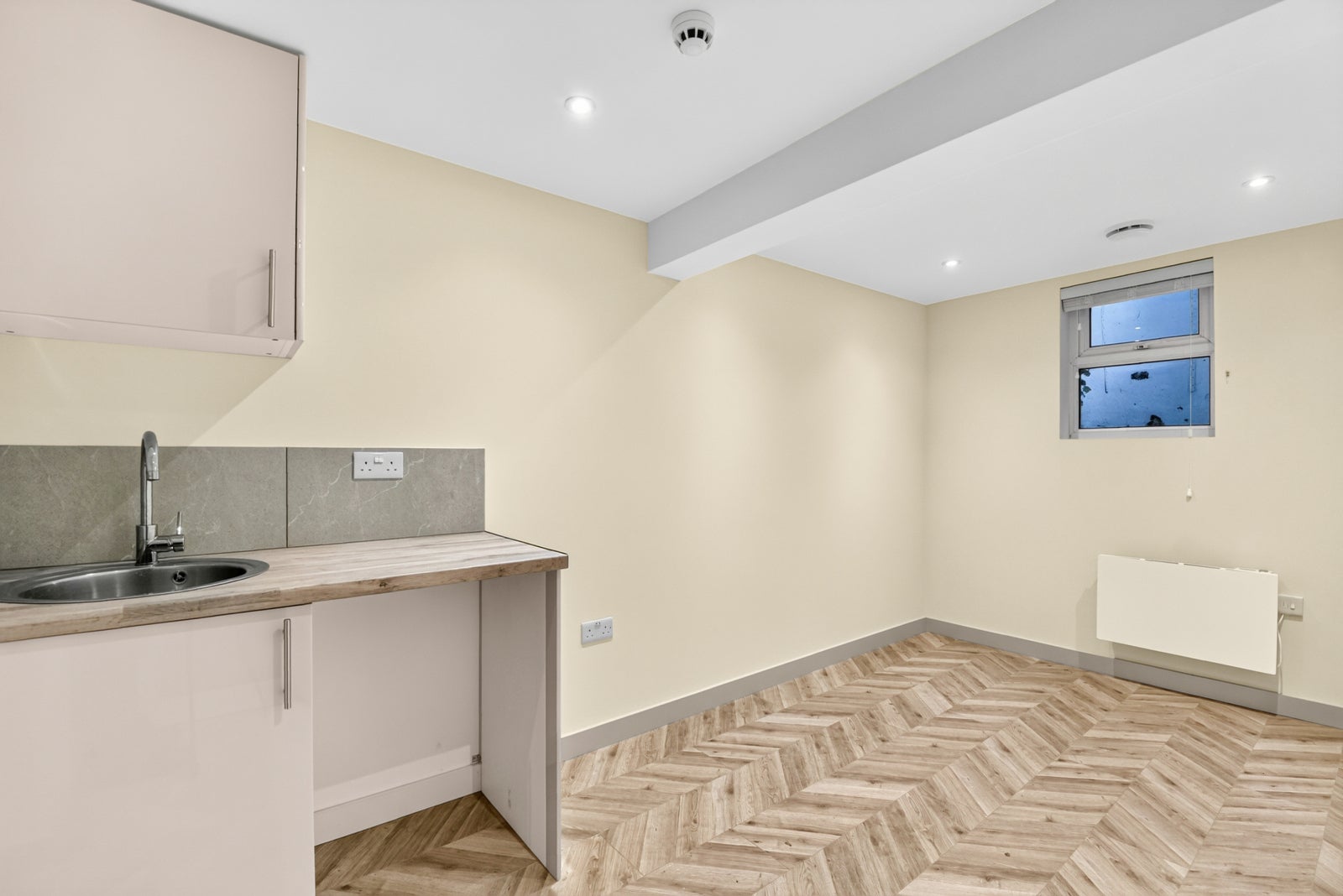 Flat Newington Green Road in Greater London