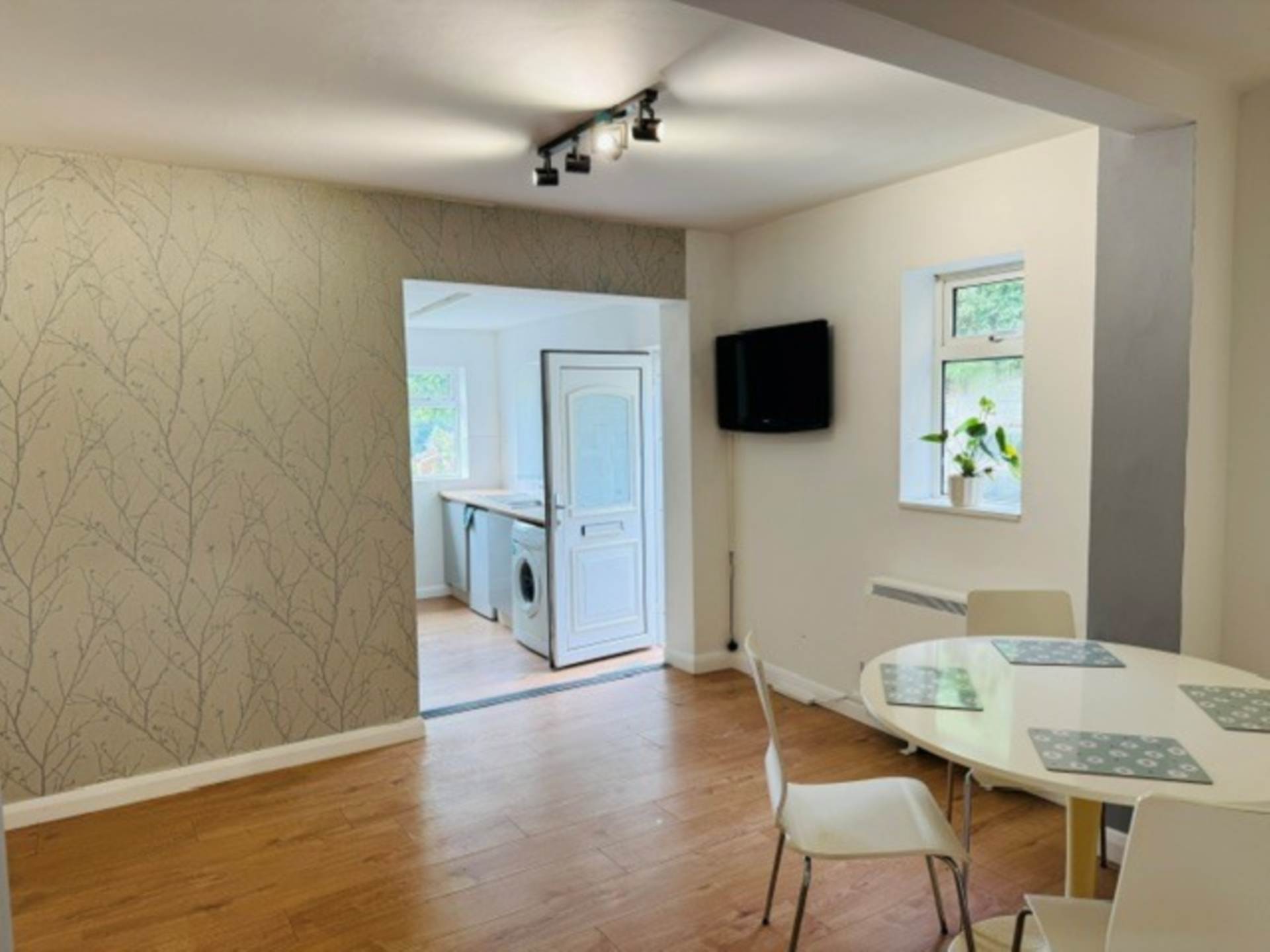 Flat Totteridge Road in High Wycombe