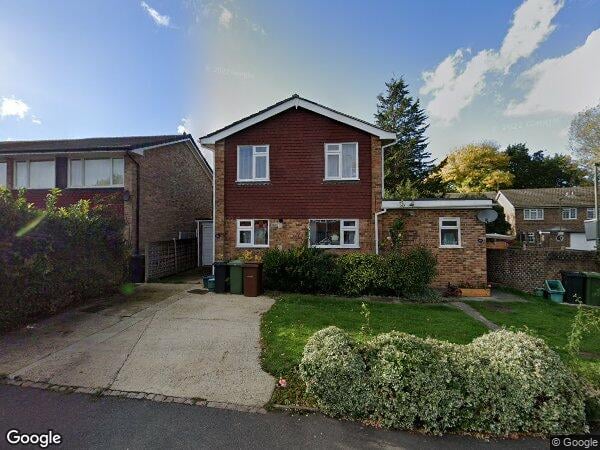 Flat Sheraton Drive in Epsom and Ewell