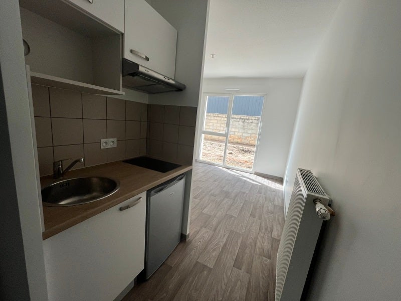 Flat Rue de Pîtres in Franqueville-Saint-Pierre