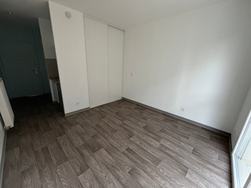 Flat Rue de Pîtres in Franqueville-Saint-Pierre
