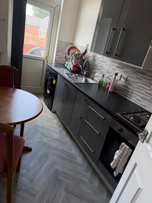 Room Vicarage Road in Sandwell