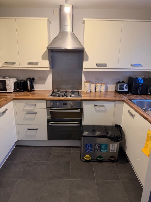 Flat Hudson Close in Bolton