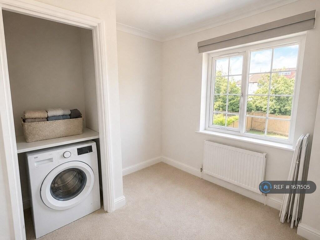 House The Vale in Greater London