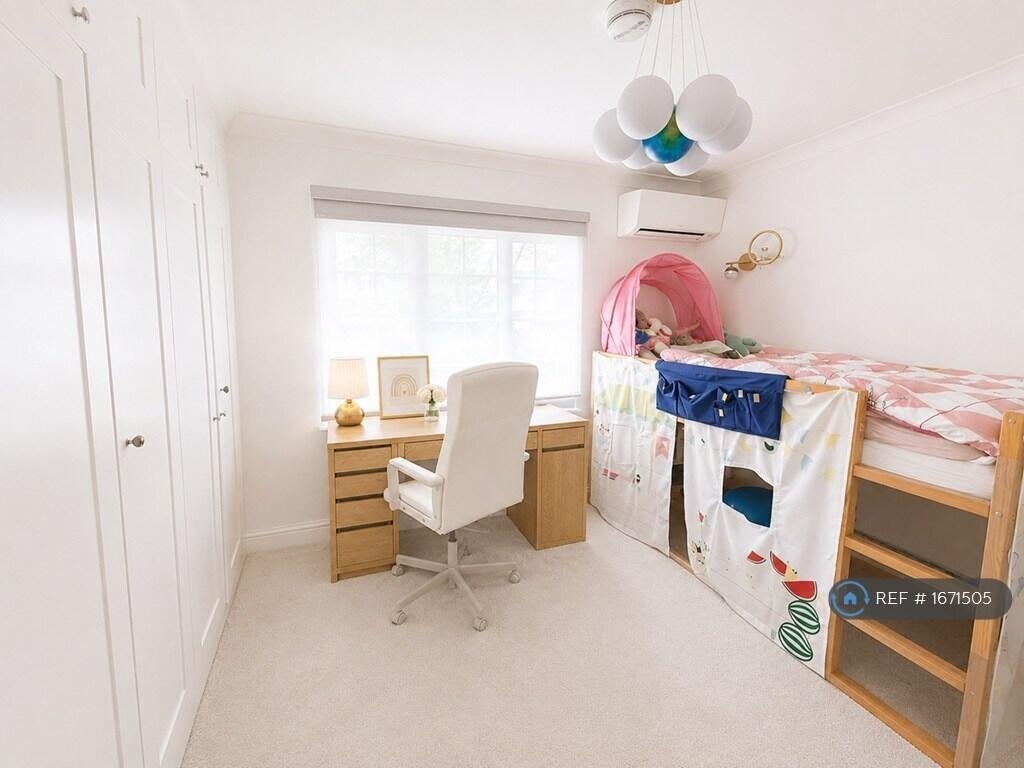 House The Vale in Greater London