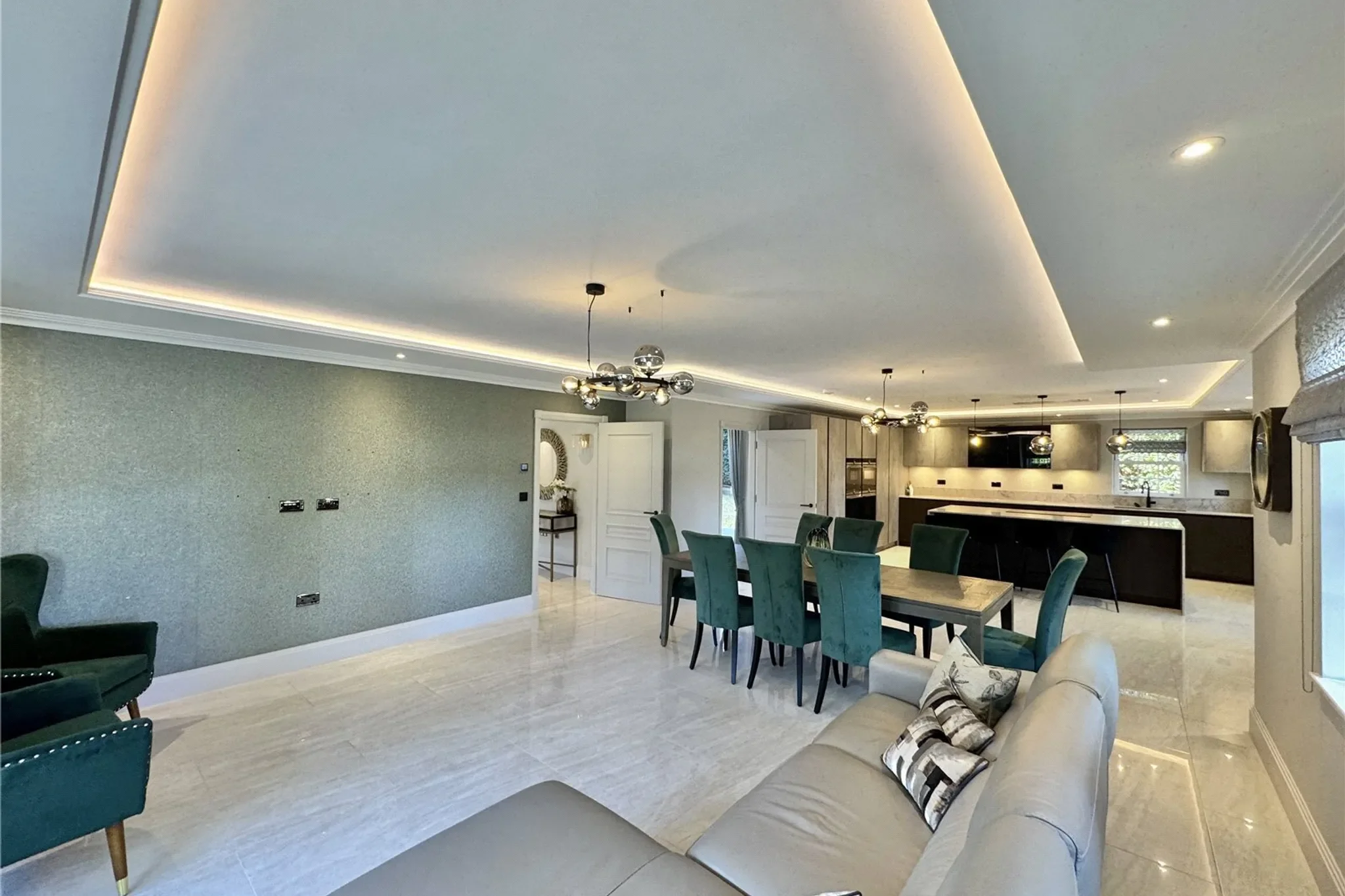 House Aldenham Avenue in Hertsmere