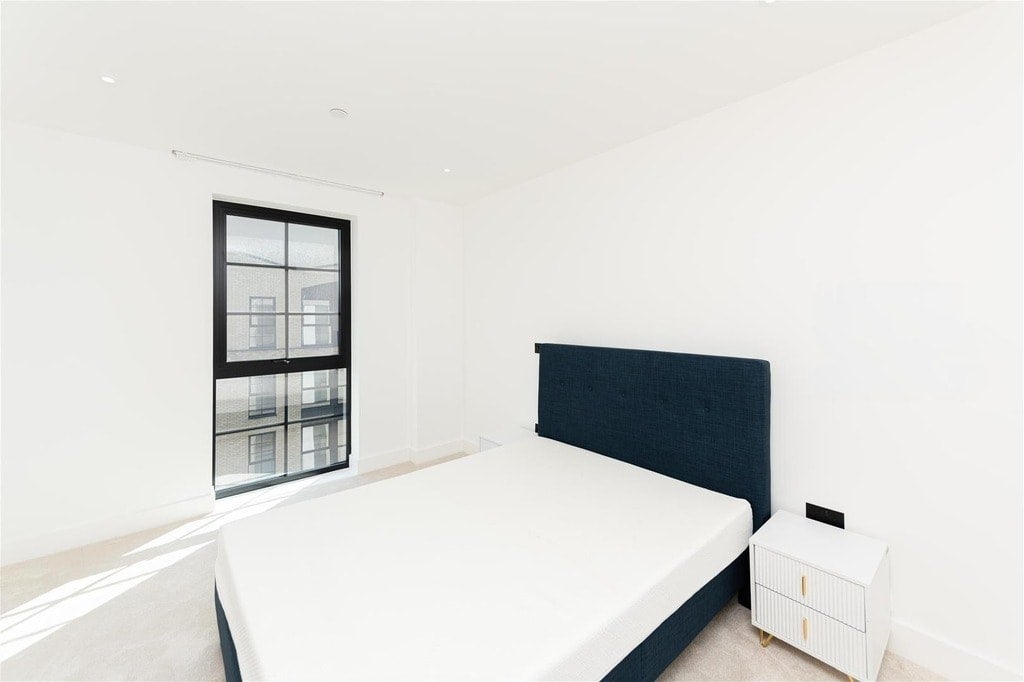 Flat Worgan Street in Greater London