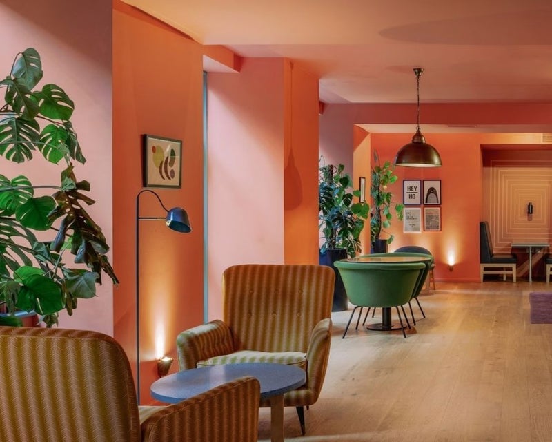 Room Woburn Place in Greater London