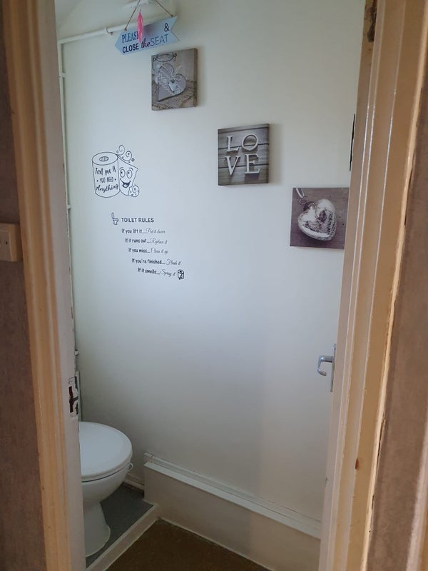Room Swan Road in Greater London