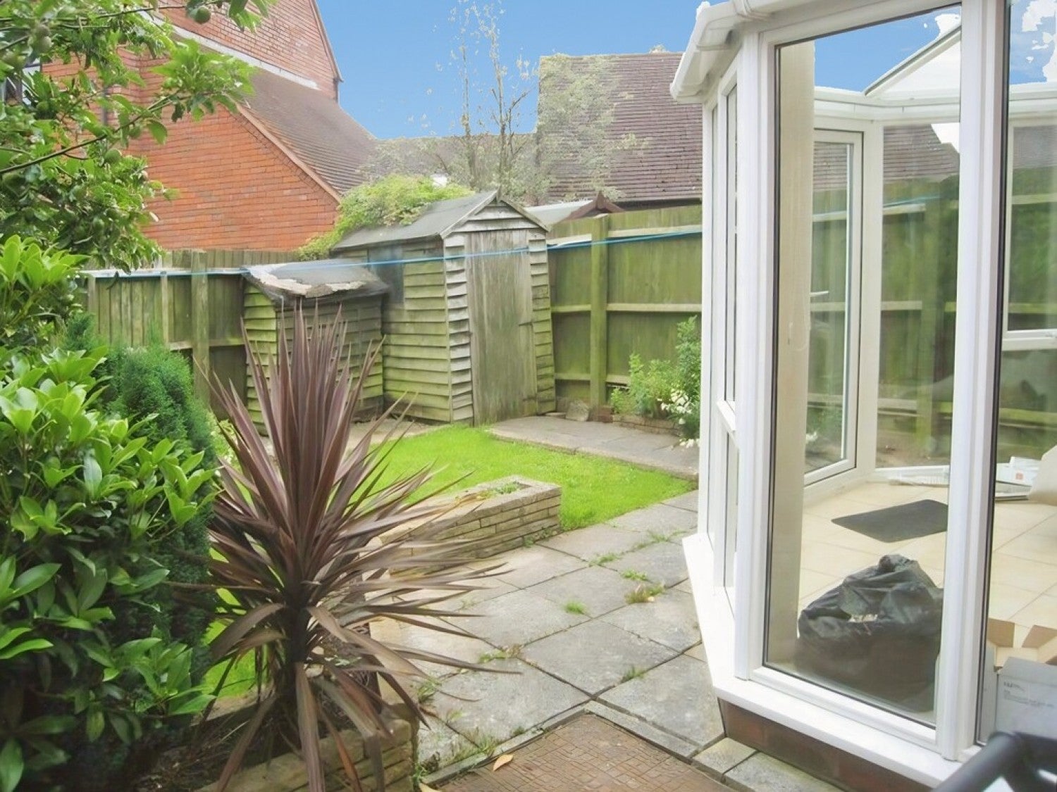 House Broadleaf Close in Exeter