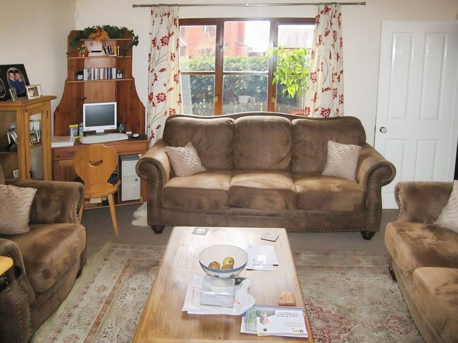 House Broadleaf Close in Exeter