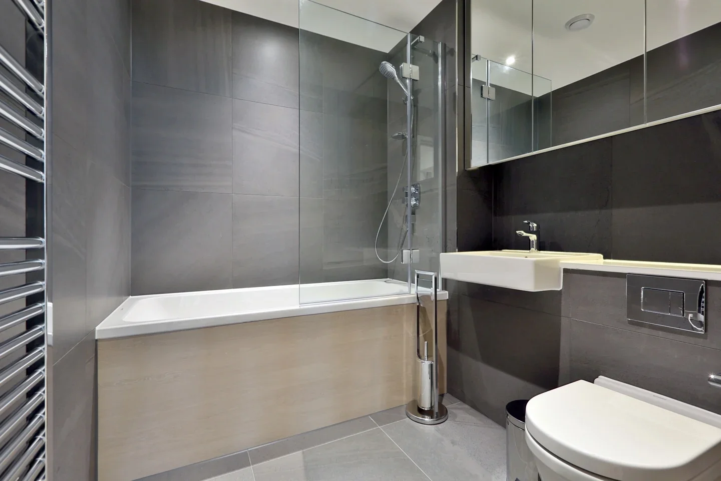 Flat Pilot Walk in Greater London