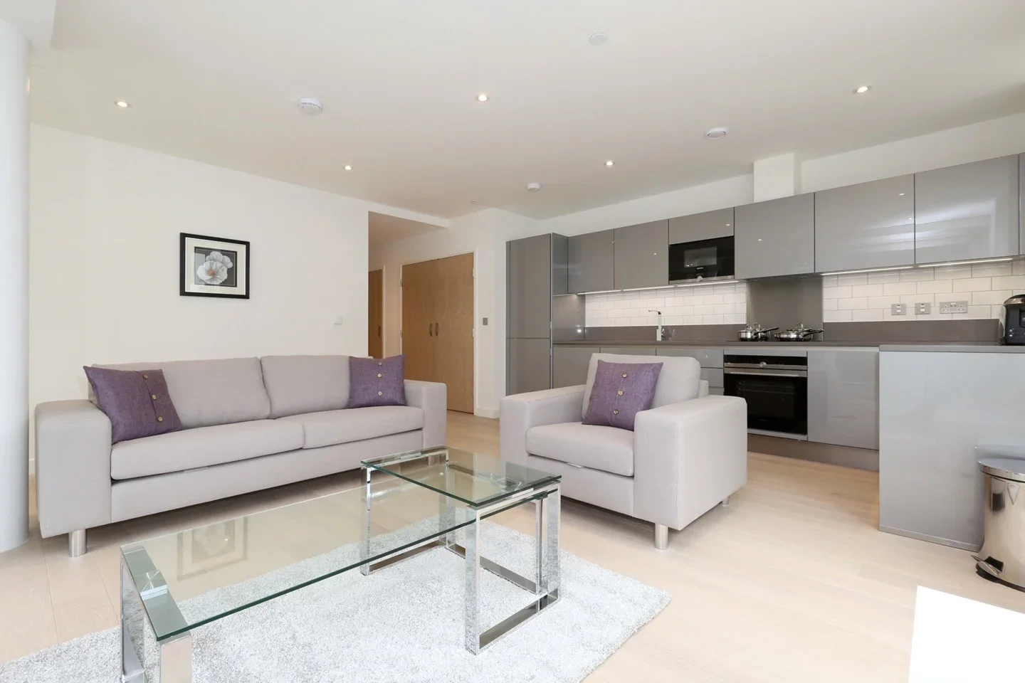 Flat Pilot Walk in Greater London