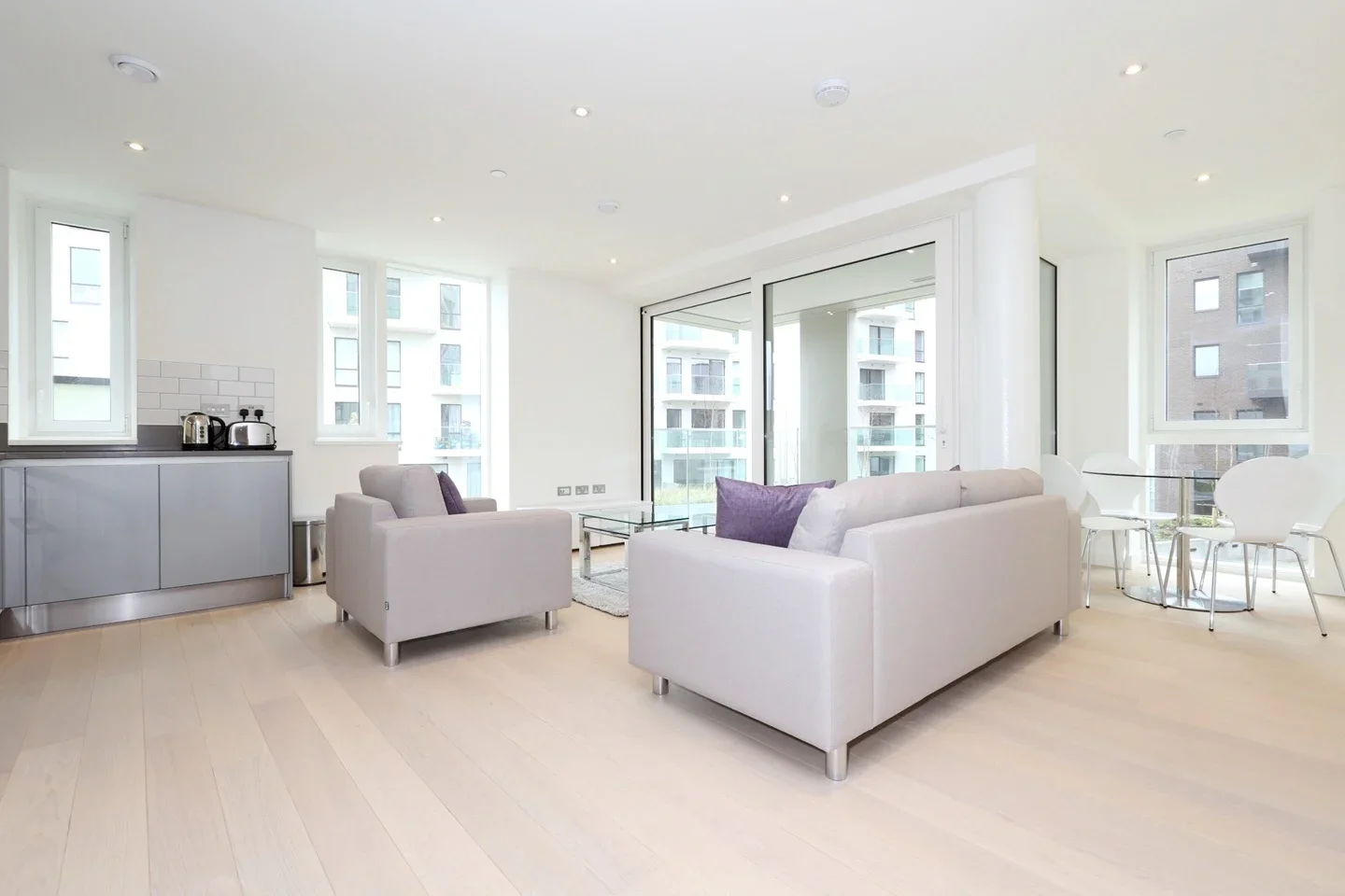 Flat Pilot Walk in Greater London