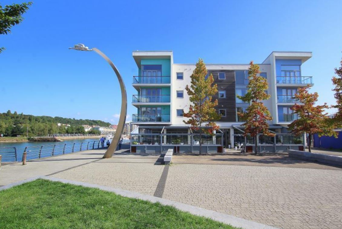 Flat Martingale Way in Bristol