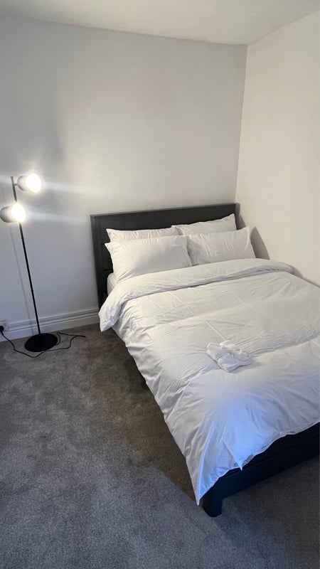 Room Thompson Road in Ipswich