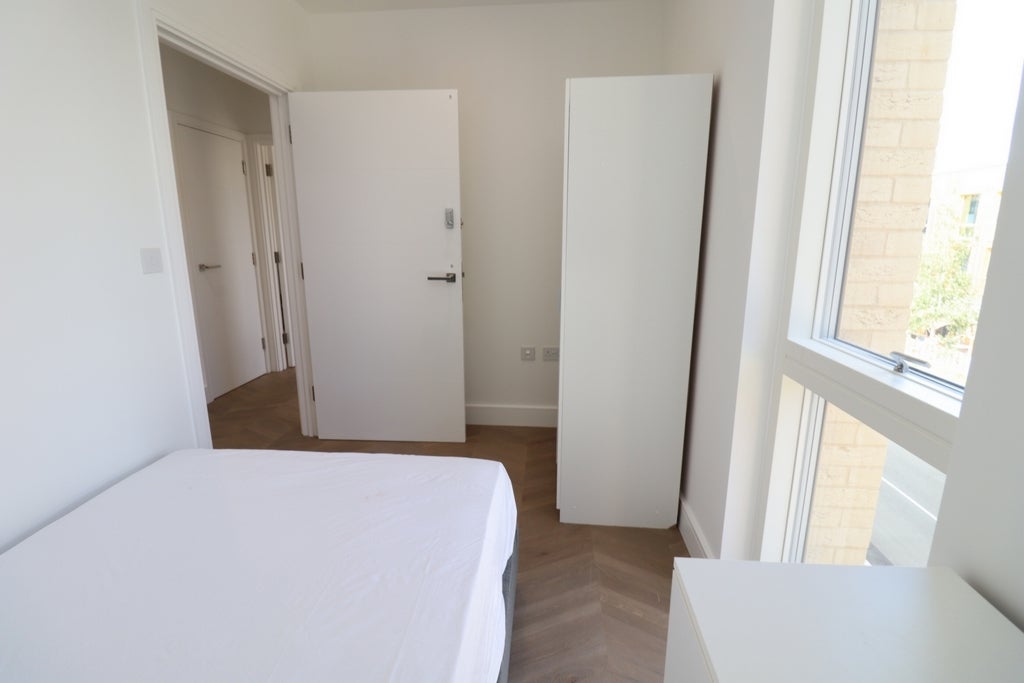 Room Globe Road in Greater London