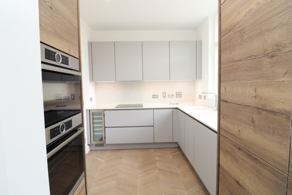 Room Globe Road in Greater London