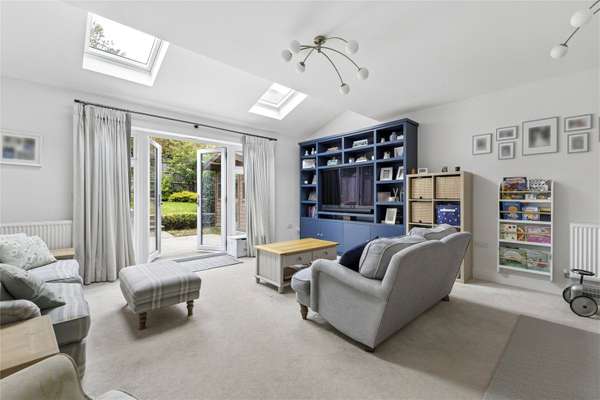 House Consort Drive in Mole Valley