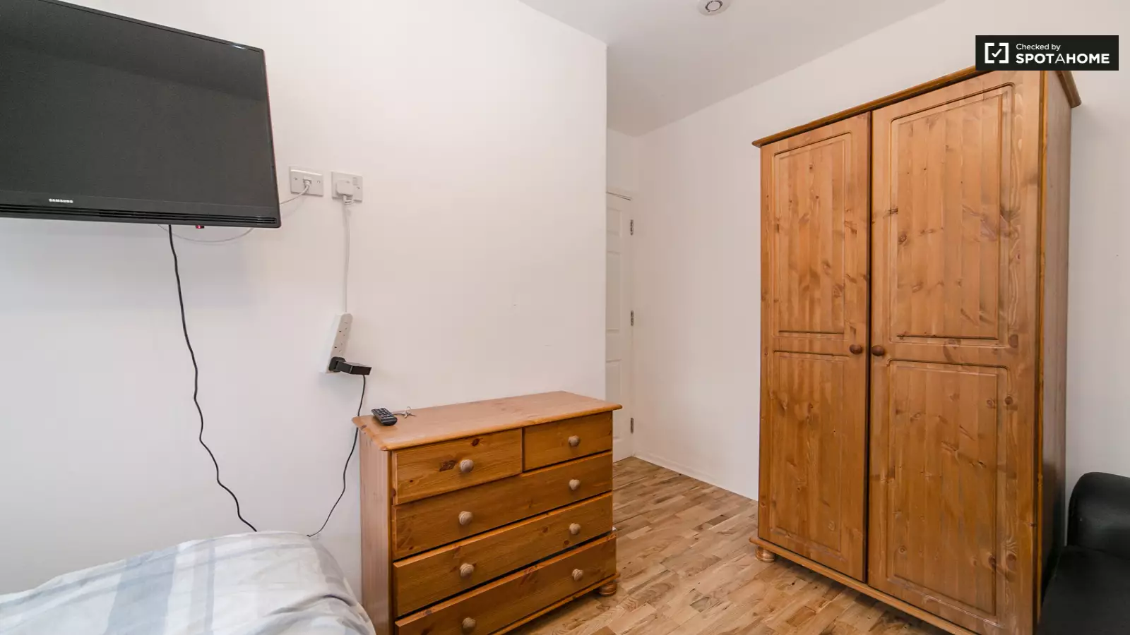 Flat Whitnell Way in Greater London