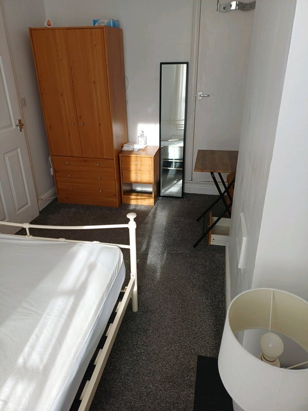 Room Westwood Road in Nottingham
