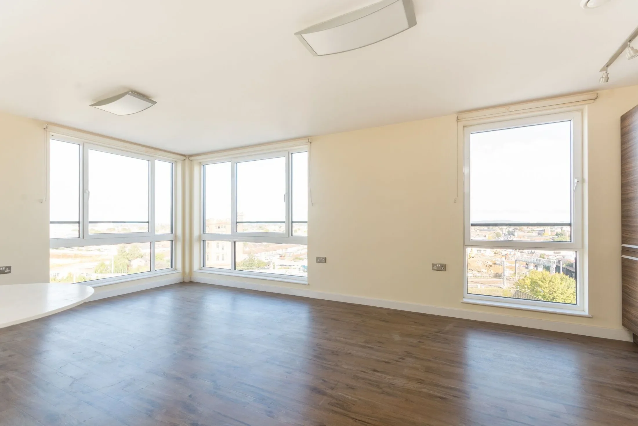 Flat Kingston Road in Greater London