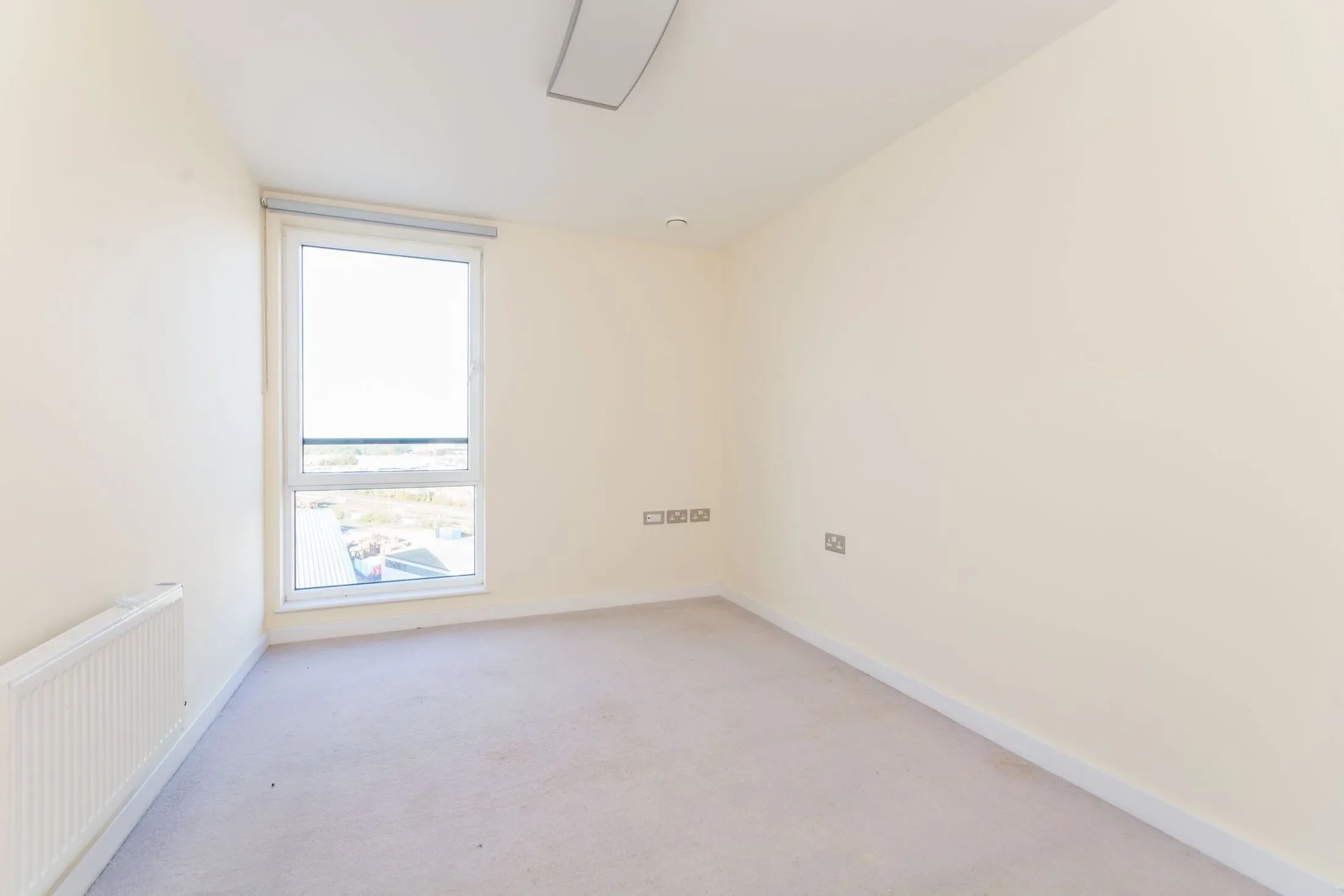 Flat Kingston Road in Greater London