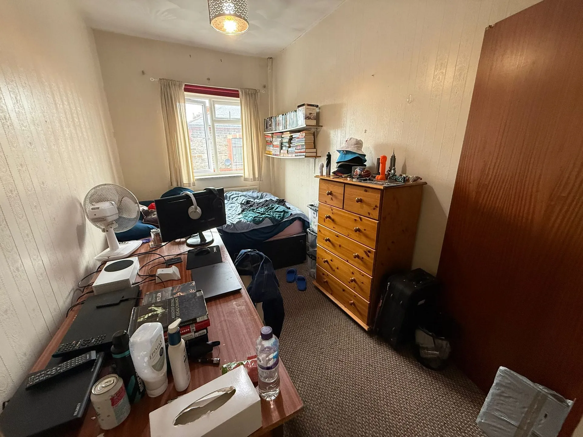 Flat Cathays Terrace in Cardiff