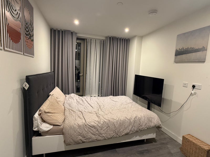 Room Westfield Avenue in Greater London