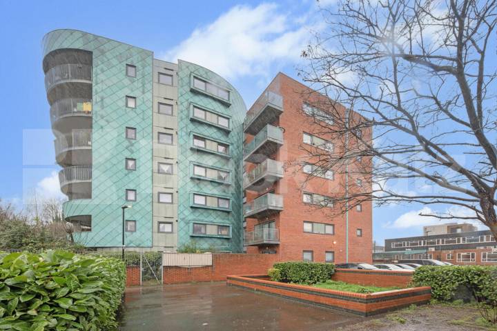 Flat Park Road in Greater London
