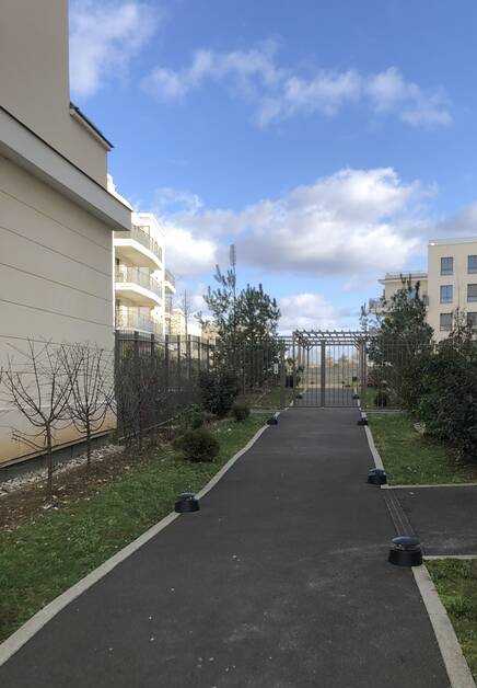 Flat Route de Saint-Cyr l'École in Bailly