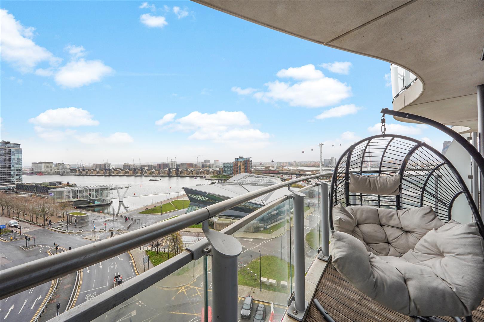 Flat ExCeL Marina in Greater London