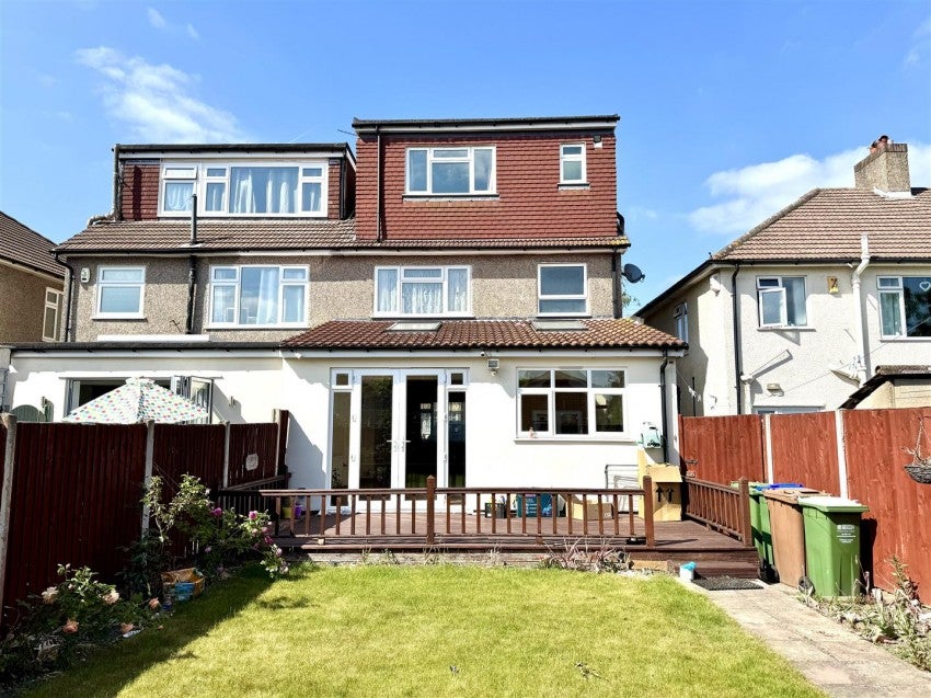 House Sheridan Road in Greater London