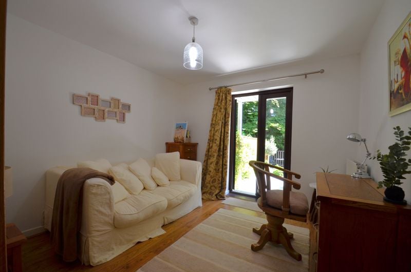 House Anchor Close in Christchurch