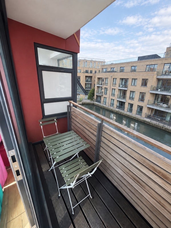 Room Tivoli Mews in Greater London