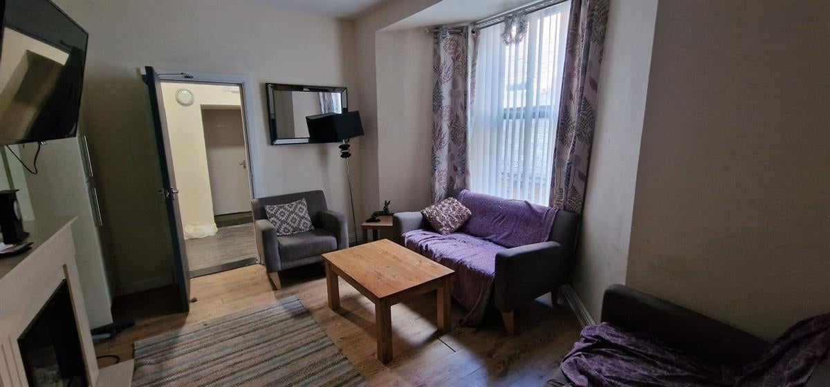 Room Hedon Road in Hull