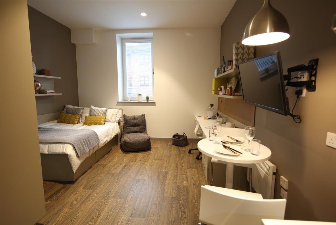 Room Grantham Road in Newcastle upon Tyne