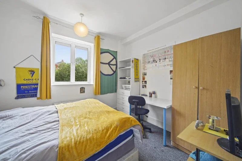Flat Godwin Court in Greater London