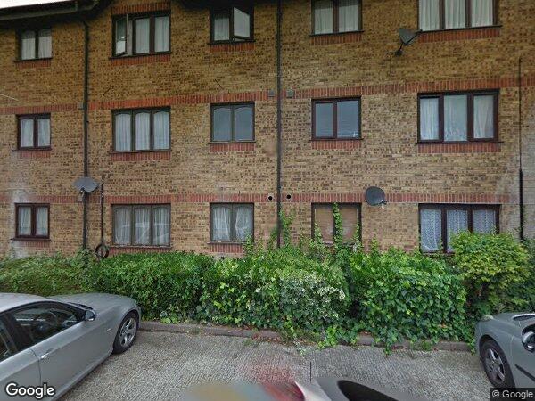 Flat Vignoles Road in Greater London