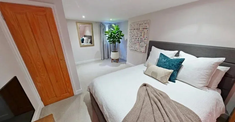 Room Aslett Street in Greater London