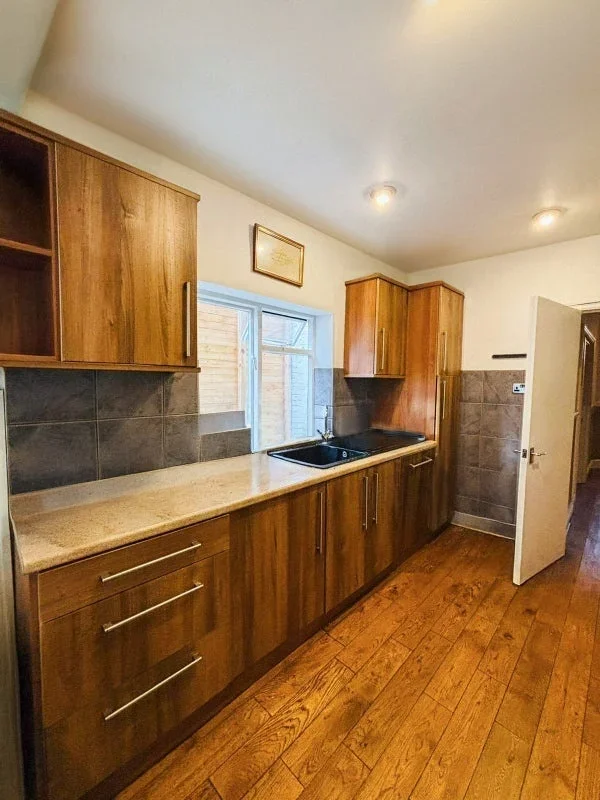 Room Aslett Street in Greater London