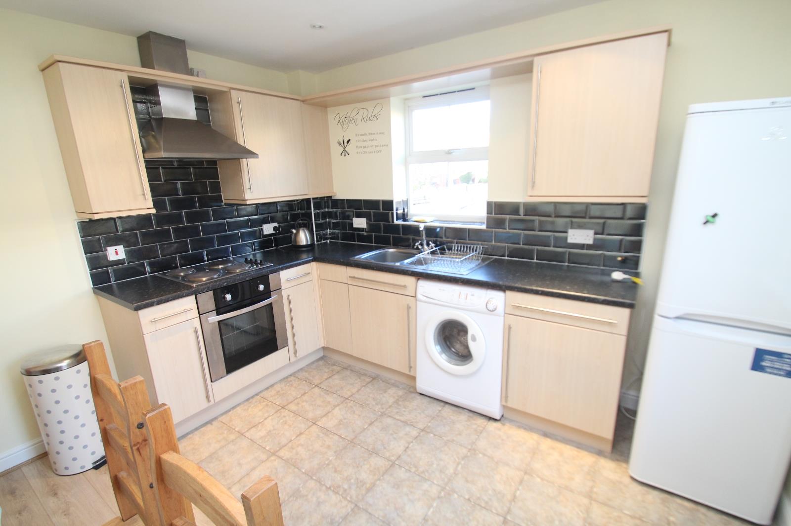 Flat Roxholme Grove in Leeds