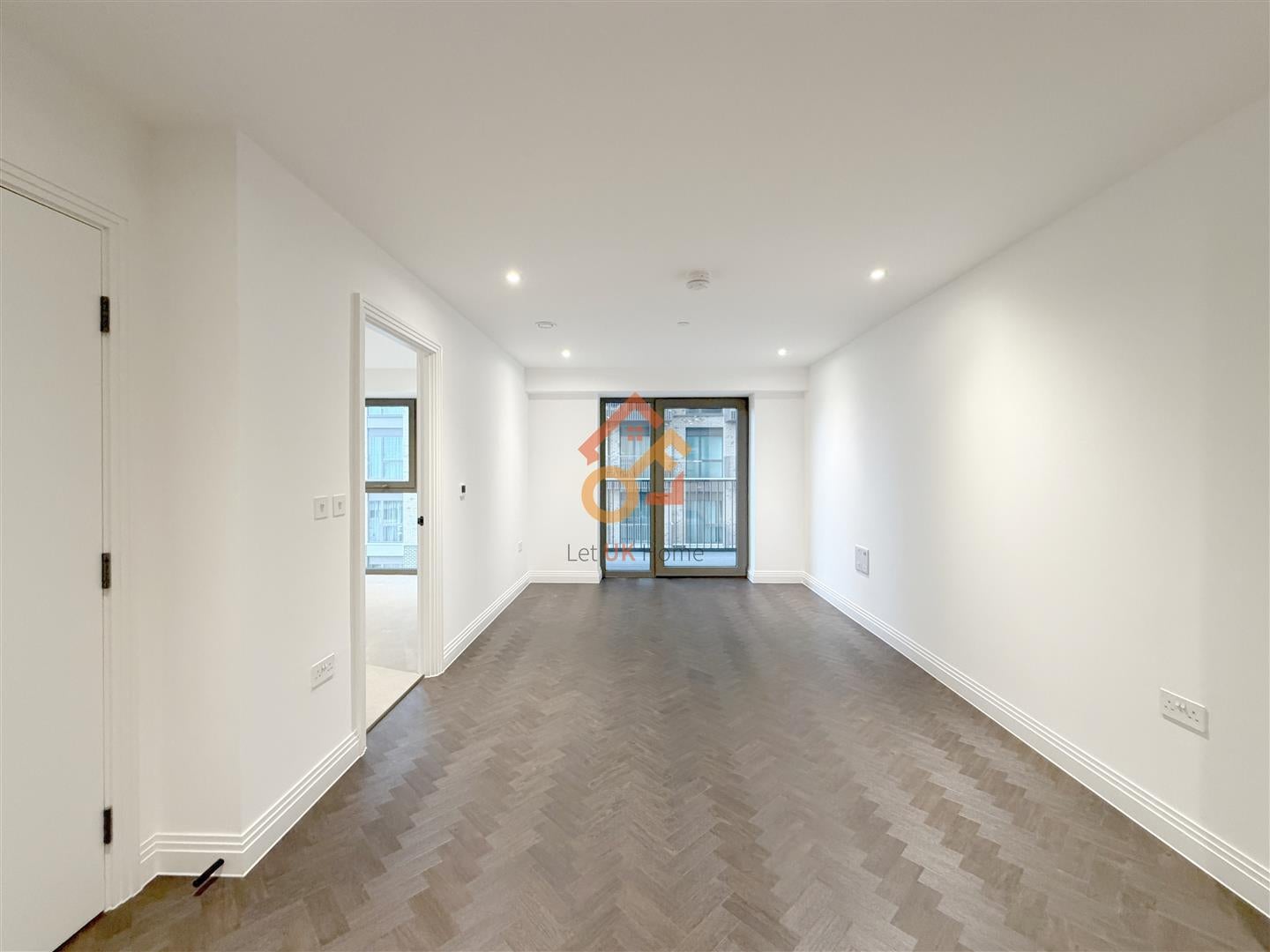 Flat Eden Place in Oxted