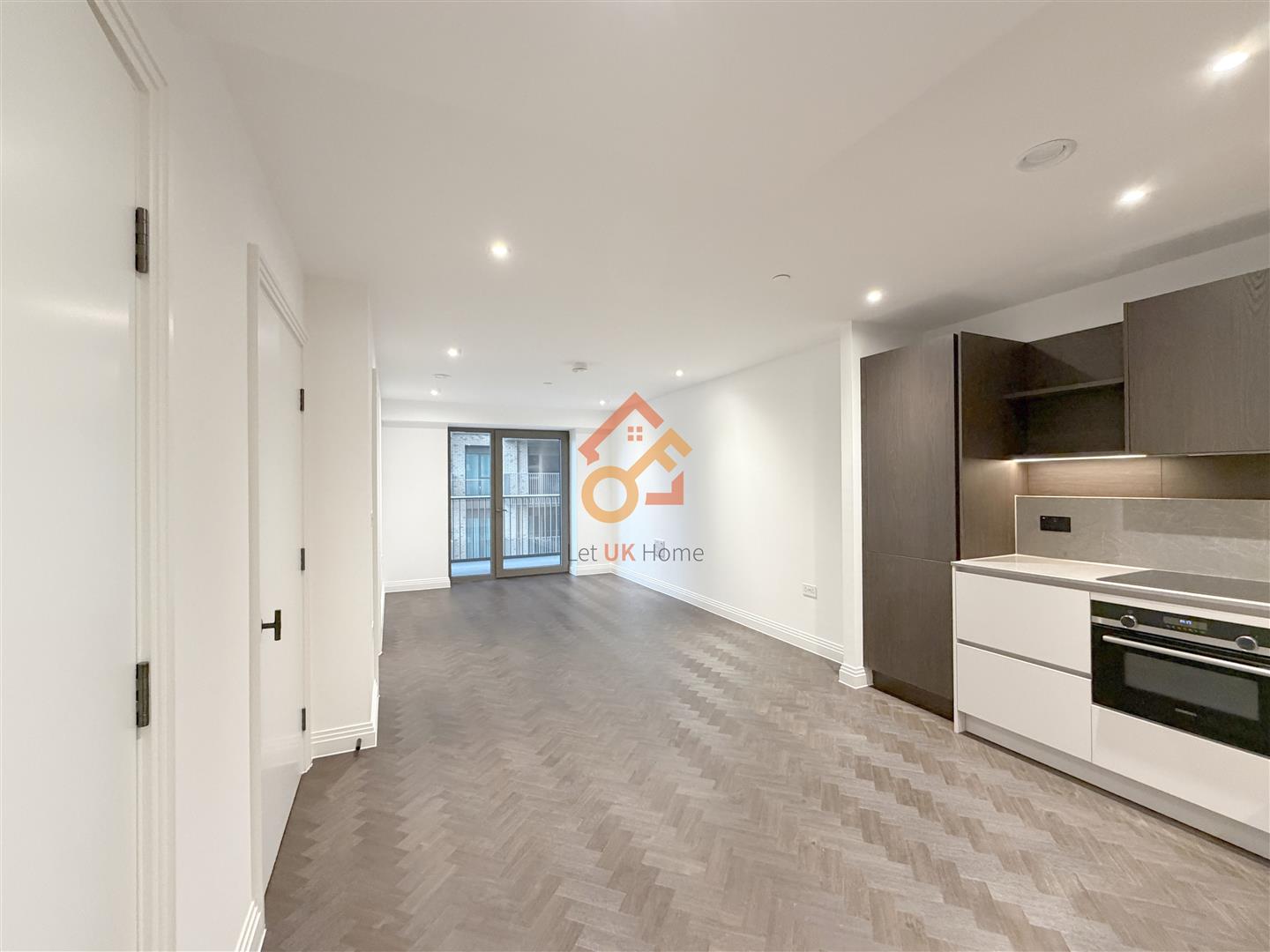 Flat Eden Place in Oxted