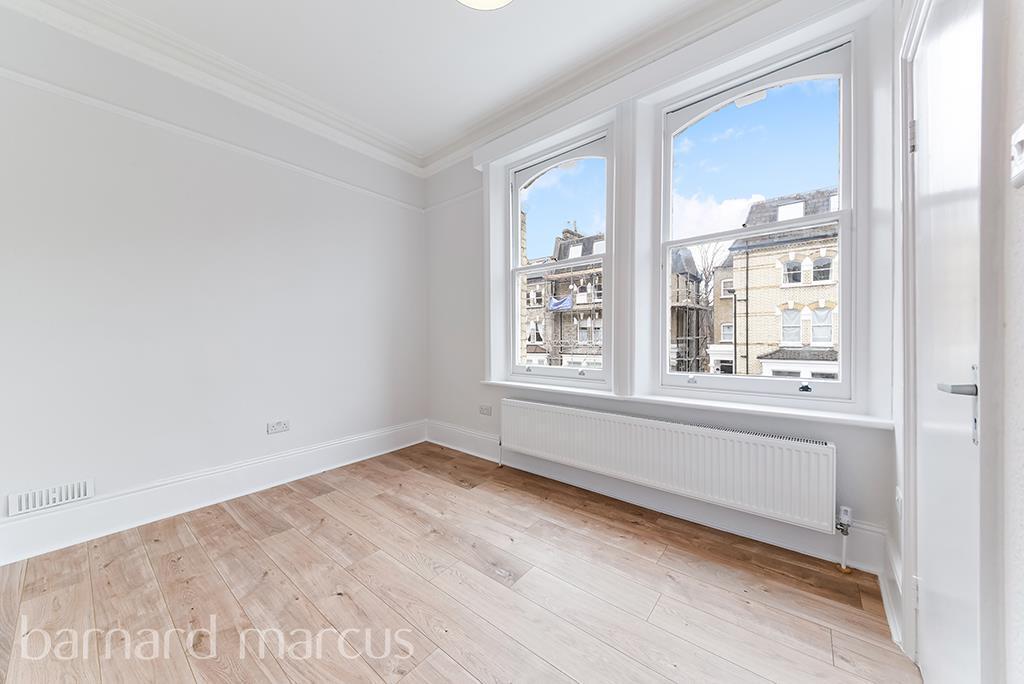Flat Edith Road in Greater London