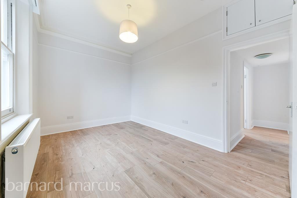 Flat Edith Road in Greater London